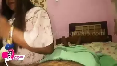 Indian big boo aunty sucking lover dick