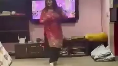 Pk sexy bhabi nude dance