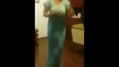 bhabhi in nightyhaking ass