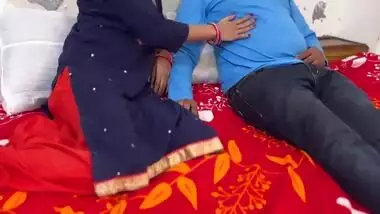 Sagi Indu Chachi Ka Paani Nikal Diya Bhatije Mukul Ne Chachi Amma Ne Bete Ka Lund Choos Ke Apni Chut Chudwa Hindi