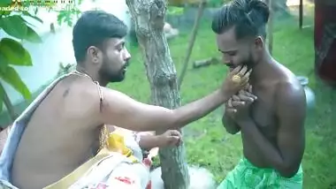 Raja Karj Muft Karnbane K Liye Naukrani Ko Choda Diya Full Outdoor