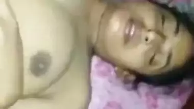 Hawt Indian aunty sex clip oozed online