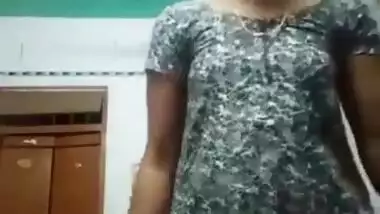Tamil housewife video chatting part 1