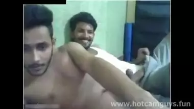 Mumbai guys masturbate on an Indian gay porn webcam