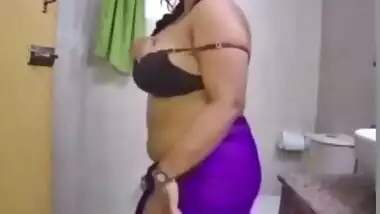 Sexy Bhabi bathing on Live Cam Show