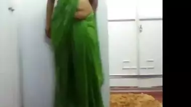 Aunty Seductive Wall Dance - Movies.