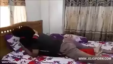 Gujarati kanya ne bf ke big dick se apni fuddi chudwai