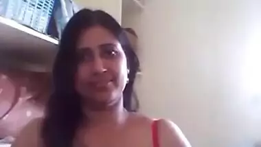 Huge Indian knockers are the first thing that MILF shows in porn video