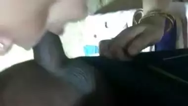 Desi aunty sucking lover cock