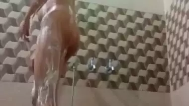 Cute girl recording nude bath viral show