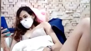 Desi Pune Girl on Cam Pussy Show Hot