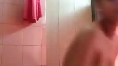 Cute looking Desi girl naked bath show in bathroom