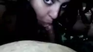 Indian amateur GF sucks cock. video2porn2