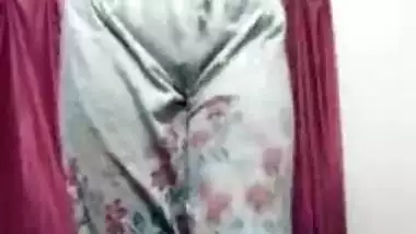 Gorgeous Bengali babeâ€™s Bengali nude MMS video