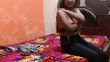 Sexy bhabi Fucking with lover