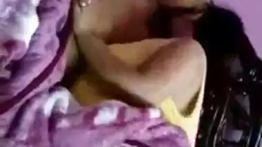 Chubby Bhabhi sex video with her neighbor