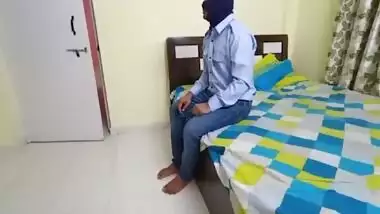 Desi Bhabhi, Indian Bhabhi And Indian Desi Bhabhi In Chuakidar Ko Ghar Bulakar Karwai Jabardsti Chudai