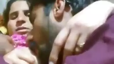 Punjabi Chuchi sucking MMS video