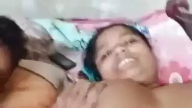 Cheating Bhabhi has fun with her house owner