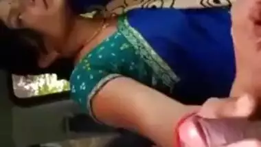 Hindi Desi XXX wife giving her husband a blowjob in car MMS