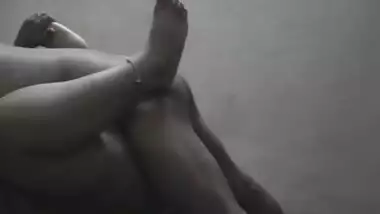 Mature indian aunty gets fucked from behind