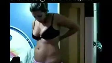 Wife Change Brazer Show Nice boobs