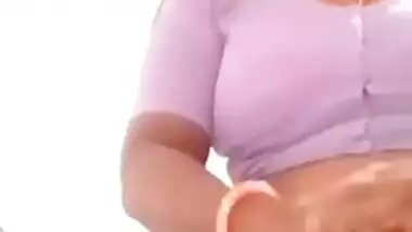 Tamil Bhabhi Showing Her Boobs