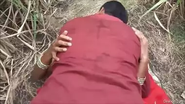 horny voyeur sex indian aunty in sugar cane fields