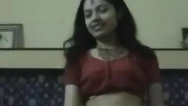 Indian Couple enjoyinghoneymoon inhotel leaked-hotcamgirls.in