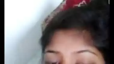 Sexy Look Desi Girl Showing Boobs on Video Call