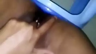 Desi girl has a sex XXX pussy to be masturbated and fingered in shower