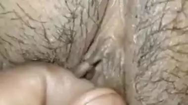 Close-up video of the man making Indian wife horny using fingers