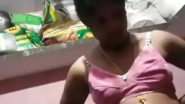 Mallu bhabhi dress changing self recording mms