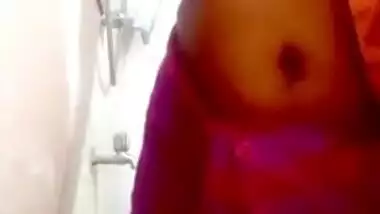 Today Exclusive- Mallu Bhabhi Showing Her Big Boobs