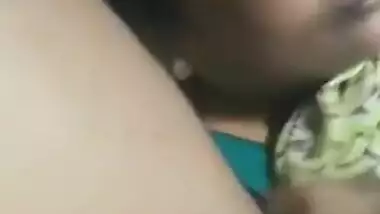 Desi Randi Bhabhi Give Handjob