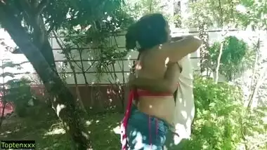 Indian hot milf Bhabhi outdoor sex! Hot pussyfucking sex with hindi audio