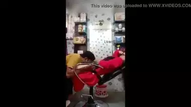 Licking Pussy Of Sexy Gujarati Aunty In Saloon