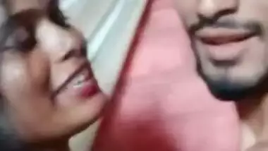 Desi farmhouse staff with his GF sex video