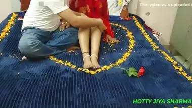 Uff Bohat Dard Ho Rahi Hai... Indian Xxx Newly Married Suhaagraat Sex