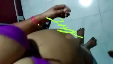 Bhabhi handjob