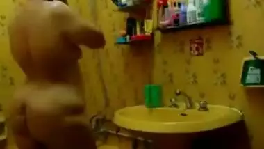 Landlady's ass is so huge that her Desi tenant films the porn video