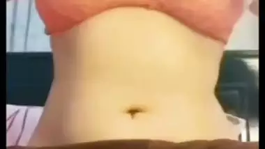 Brown haired sexy mall fingering pussy for fans