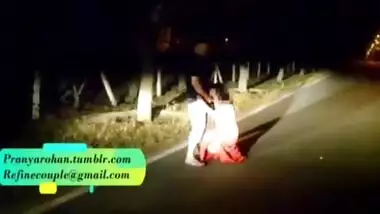 Desi lover fucking outdoor at midnight