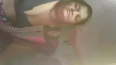 Sexy Odia Bahbhi Showing Her Big Boobs With Odia Audio