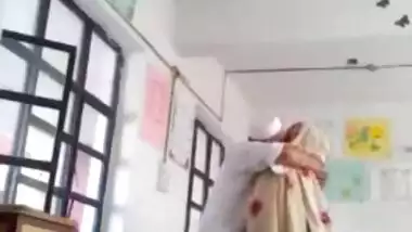 School Peon Fuck Teacher Bhabi in Classroom