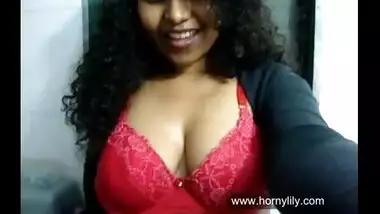 South Indian bhabi shows off boobs