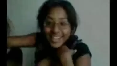 Free Indian teen porn – Hostel girls showing boobs in bra