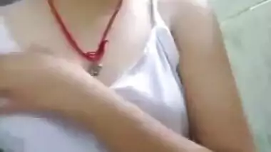 Cute Indian Girl Showing Her Boobs and Pussy