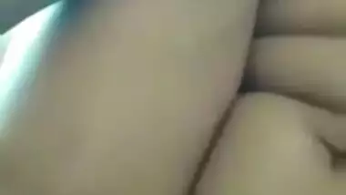 Dirty-minded Bengali gal impales her Desi XXX cunt with a cucumber