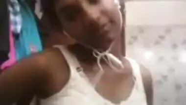 Cute Look Indian Girl Showing Her Boob and Pussy to Lover